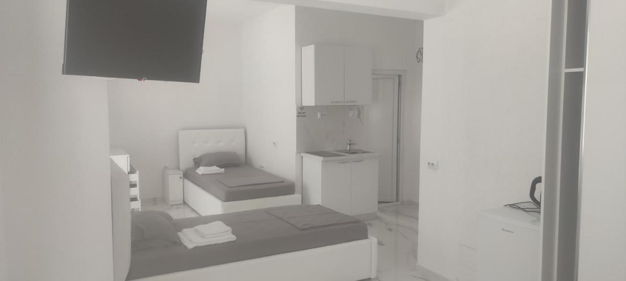 Golem Apartment Buitenkant foto