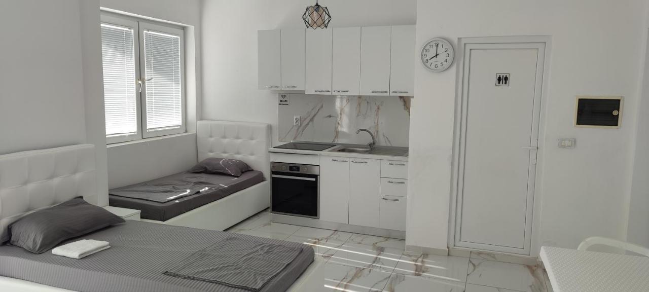 Golem Apartment Buitenkant foto