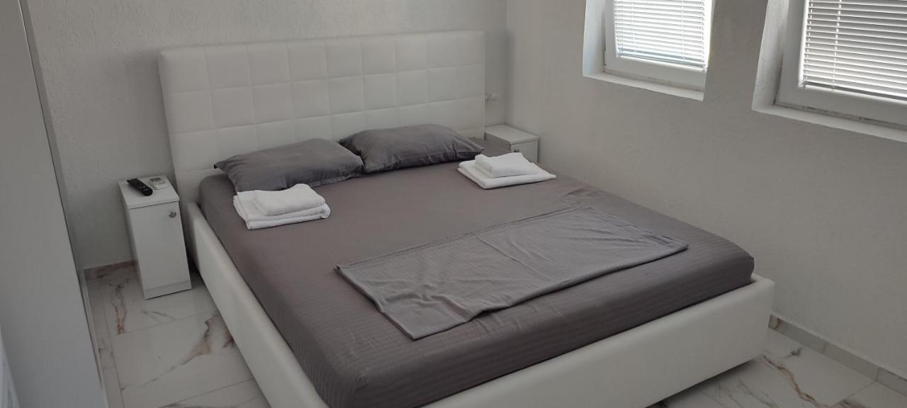 Golem Apartment Buitenkant foto