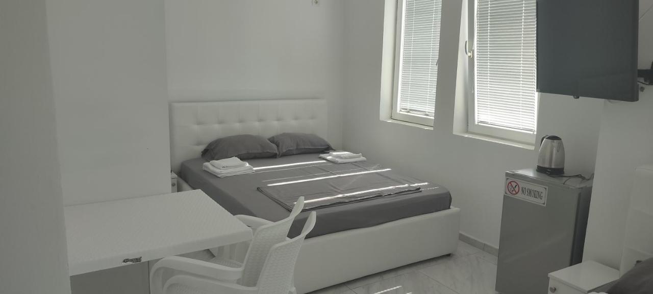 Golem Apartment Buitenkant foto