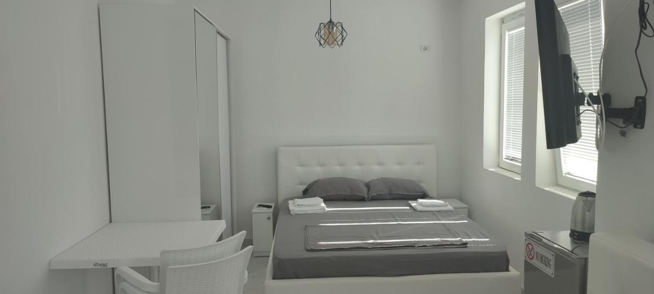 Golem Apartment Buitenkant foto