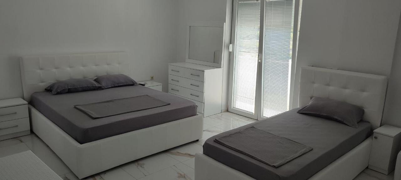 Golem Apartment Buitenkant foto