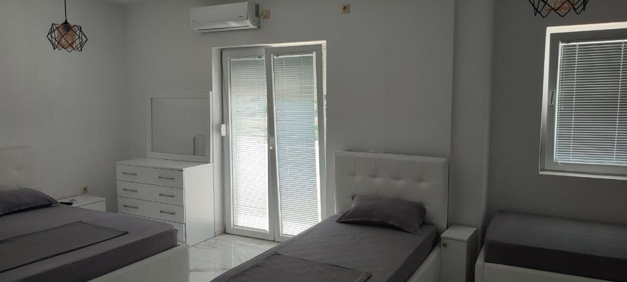 Golem Apartment Buitenkant foto