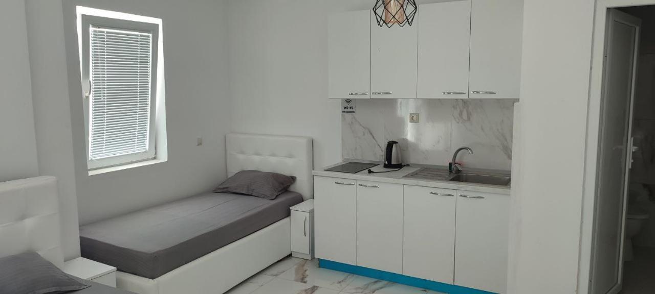 Golem Apartment Buitenkant foto