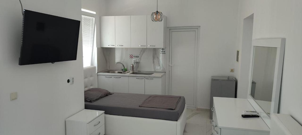 Golem Apartment Buitenkant foto
