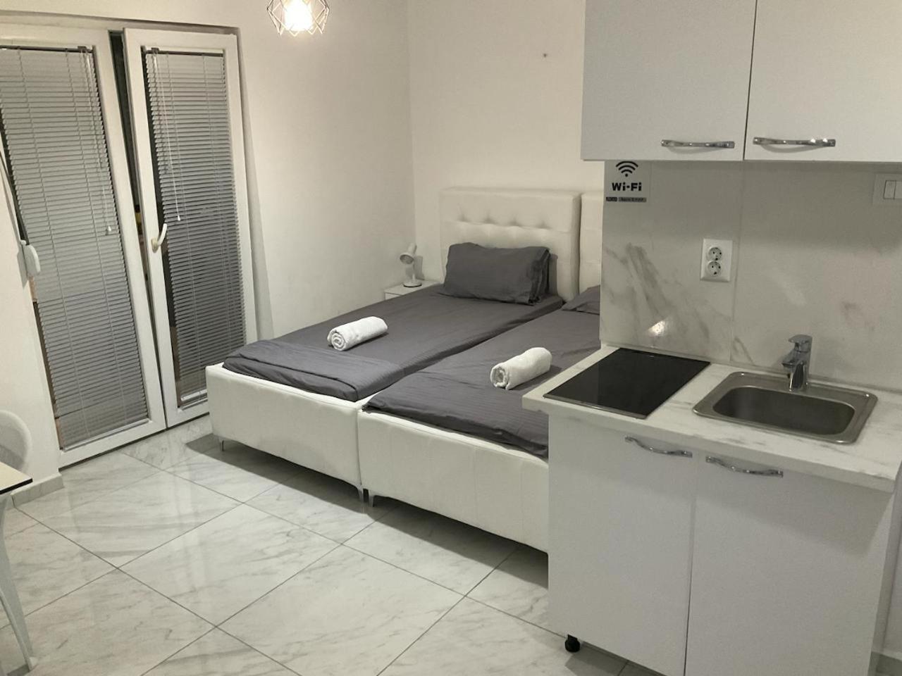 Golem Apartment Buitenkant foto